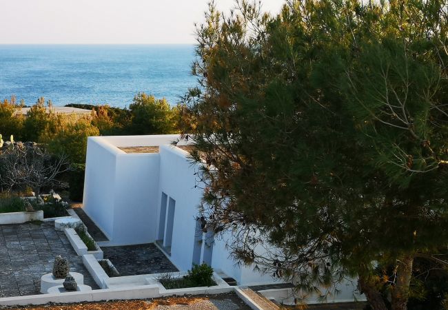 Ferienhaus in Leuca - Traumlage-Ferienhaus, 51 Treppenstufen vom Meer