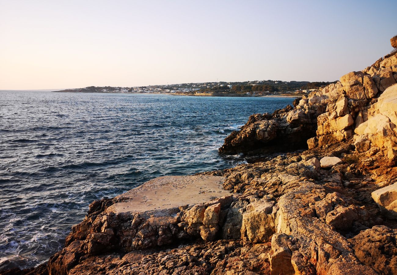 Ferienhaus in Leuca - Traumlage-Ferienhaus, 51 Treppenstufen vom Meer