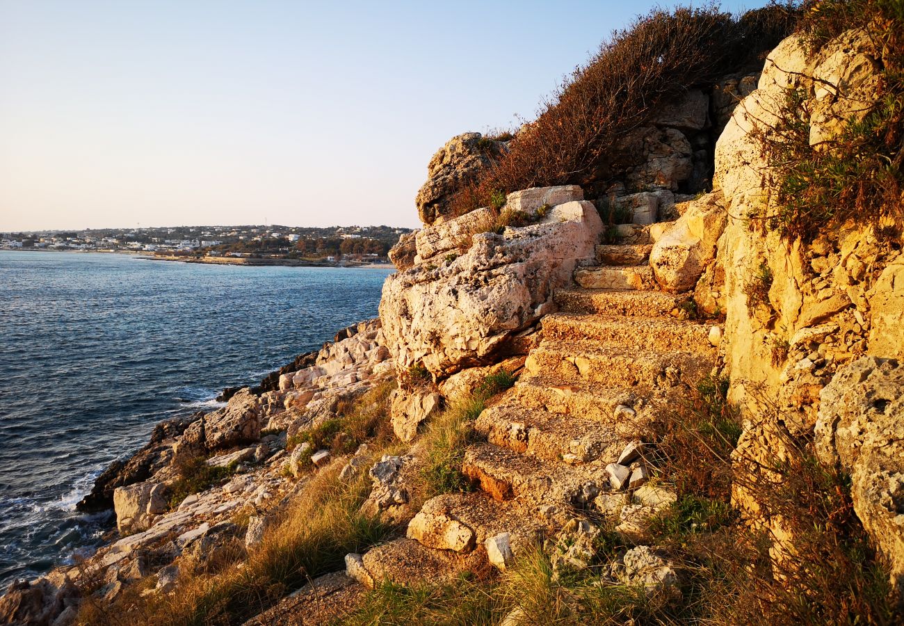 Ferienhaus in Leuca - Traumlage-Ferienhaus, 51 Treppenstufen vom Meer