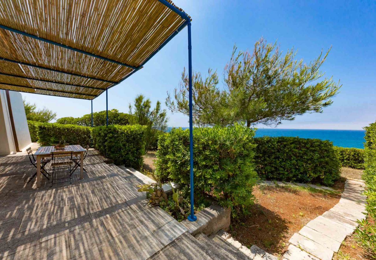 Ferienhaus in Leuca - Traumlage-Ferienhaus, 51 Treppenstufen vom Meer