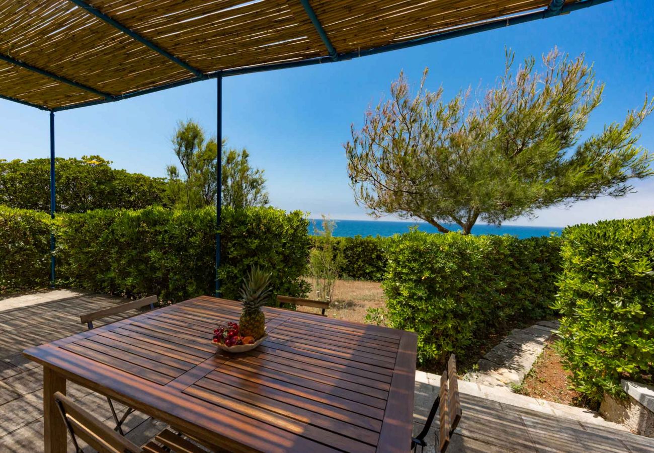 Ferienhaus in Leuca - Traumlage-Ferienhaus, 51 Treppenstufen vom Meer