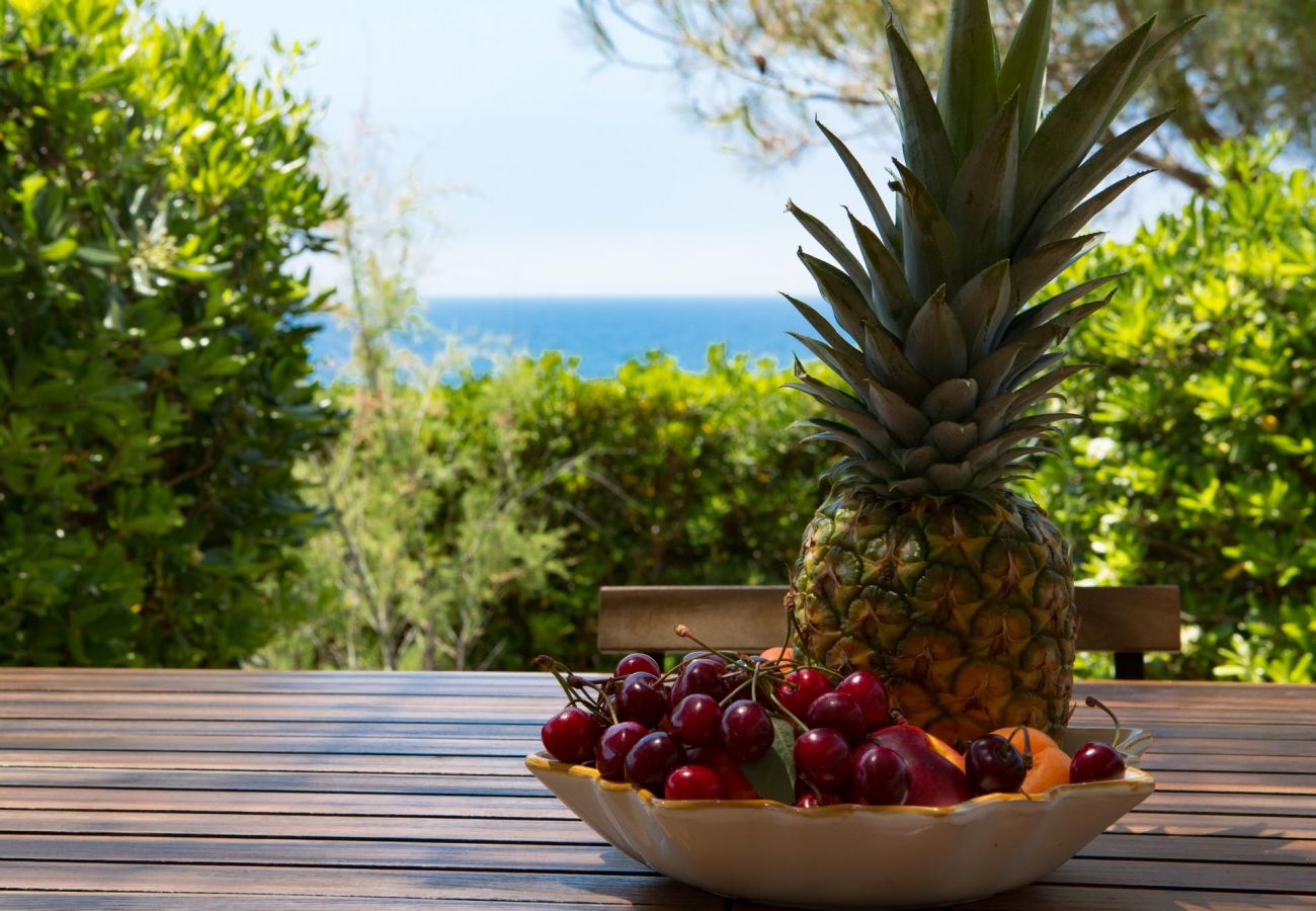 Ferienhaus in Leuca - Traumlage-Ferienhaus, 51 Treppenstufen vom Meer