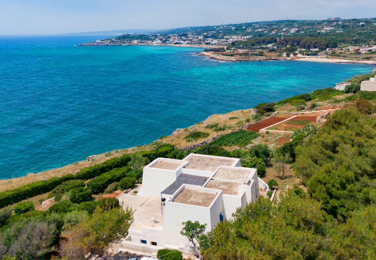 Ferienhaus in Leuca - Einmalige Villa mit direktem Meerzugang