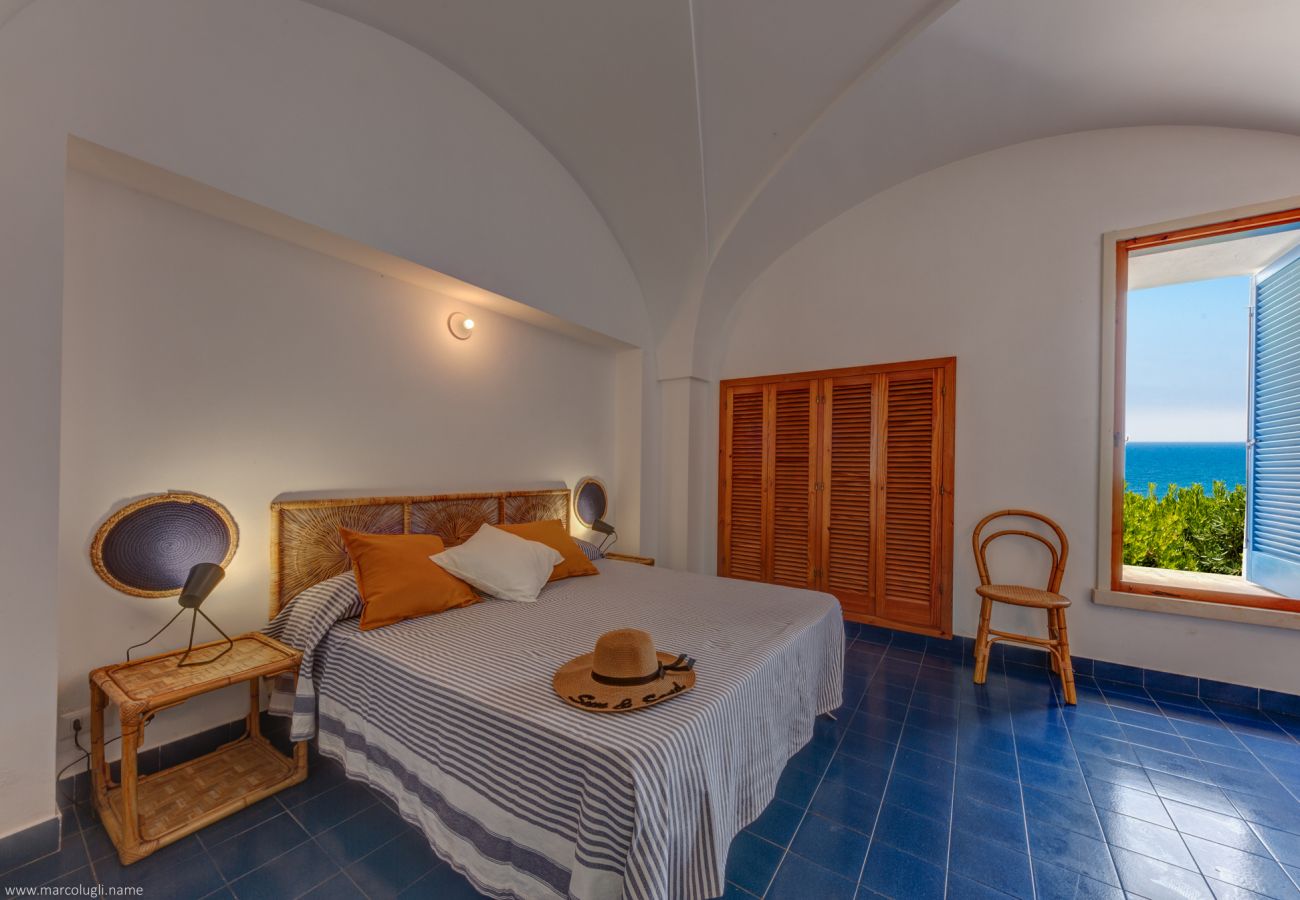 Ferienhaus in Leuca - Einmalige Villa mit direktem Meerzugang