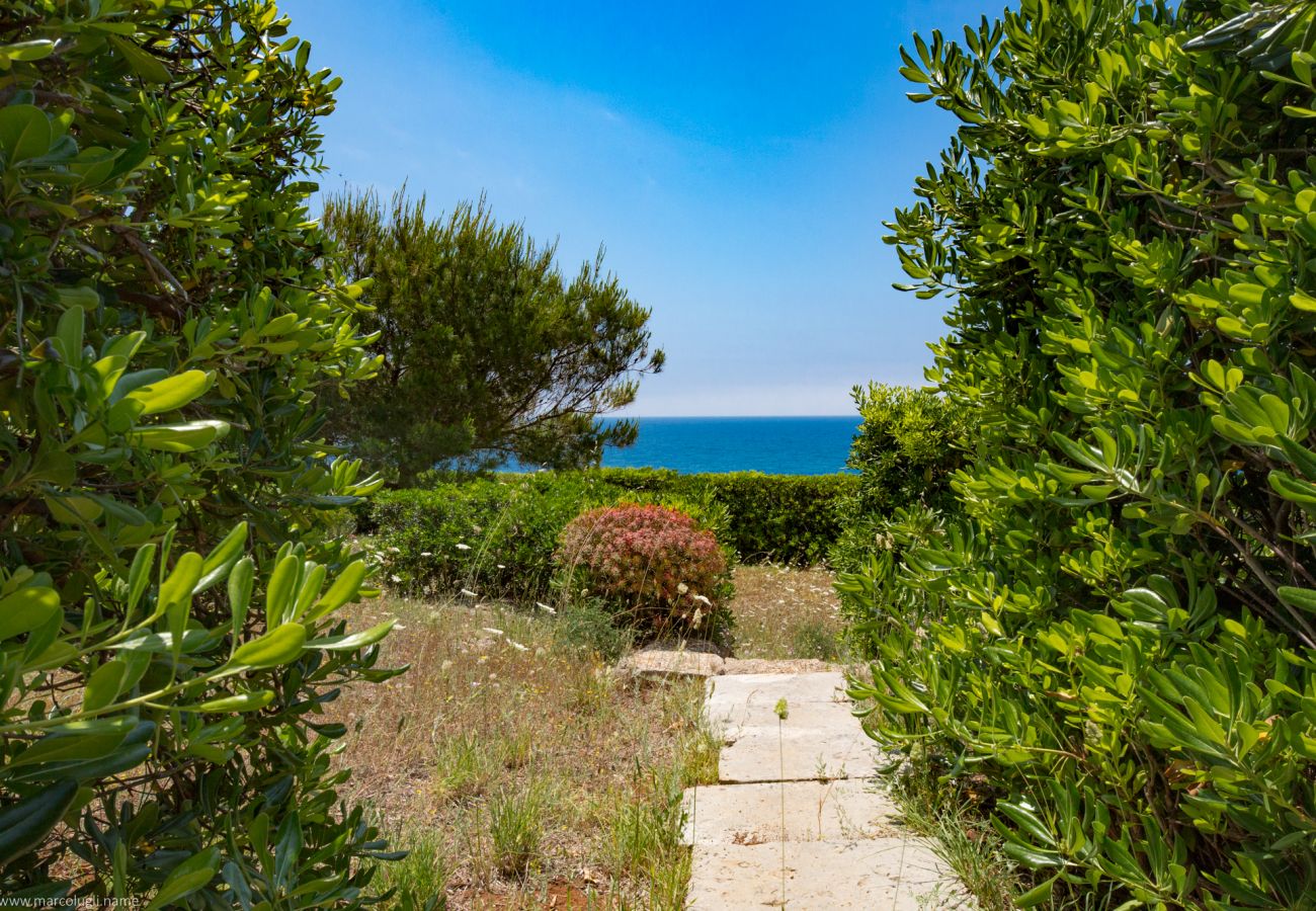 Ferienhaus in Leuca - Einmalige Villa mit direktem Meerzugang