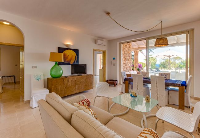 Villa in Gagliano del Capo - Traumvilla mit Naturpool & fantastischem Meerblick Villa in Gagliano del Capo - Traumvilla mit Naturpool & fantastischem Meerblick