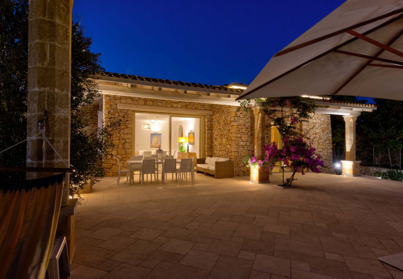 Villa in Gagliano del Capo - Traumvilla mit Naturpool & fantastischem Meerblick