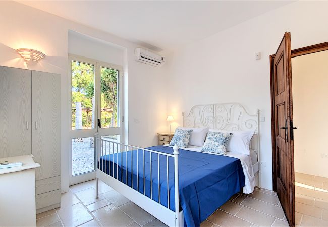 Villa in Torre Pali - Sandstrand 2km: Panorama-Meerblick-Villa mit Pool Villa in Torre Pali - Sandstrand 2km: Panorama-Meerblick-Villa mit Pool