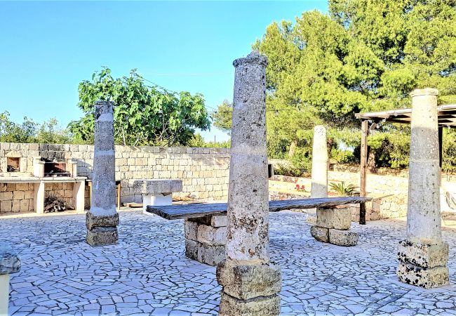 Villa in Torre Pali - Sandstrand 2km: Panorama-Meerblick-Villa mit Pool