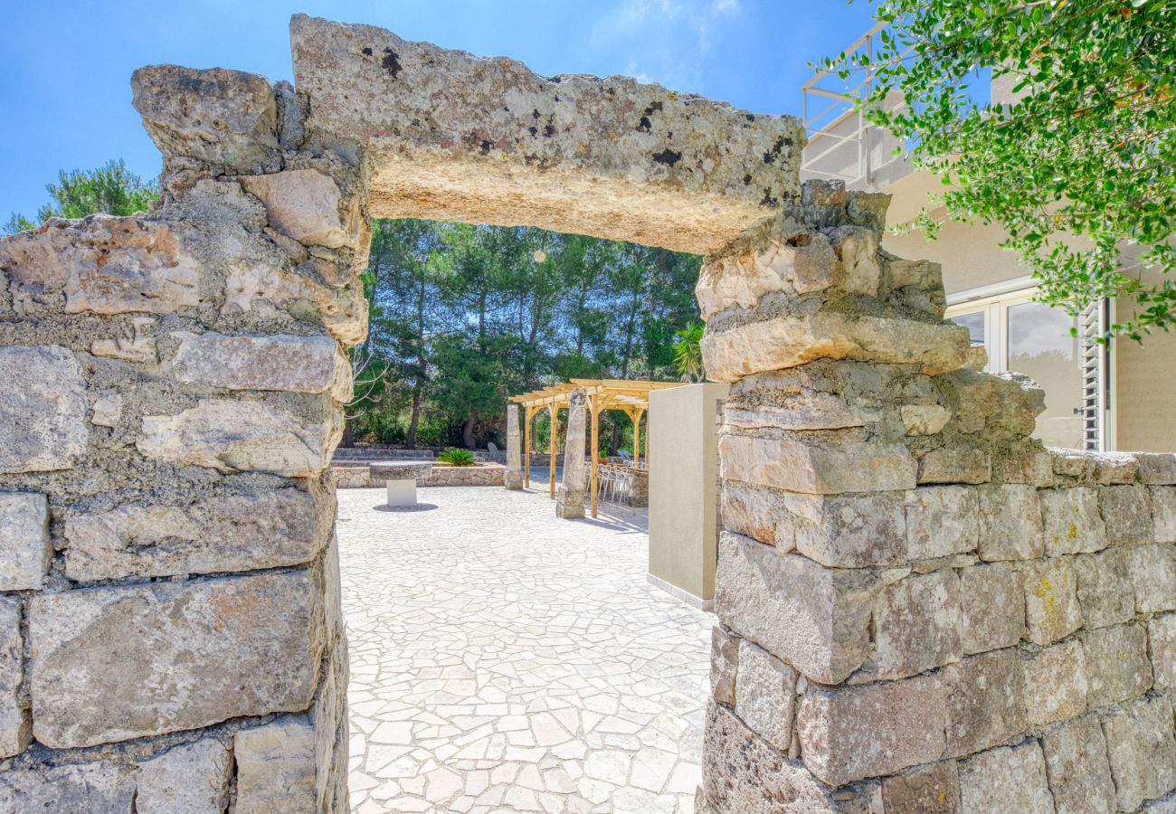 Villa in Torre Pali - Sandstrand 2km: Panorama-Meerblick-Villa mit Pool