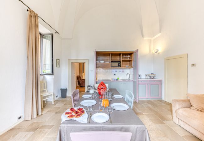 Ferienhaus in Patù - Pool-Haus im Park, 7km von den Sandstränden (C) Ferienhaus in Patù - Pool-Haus im Park, 7km von den Sandstränden (C)