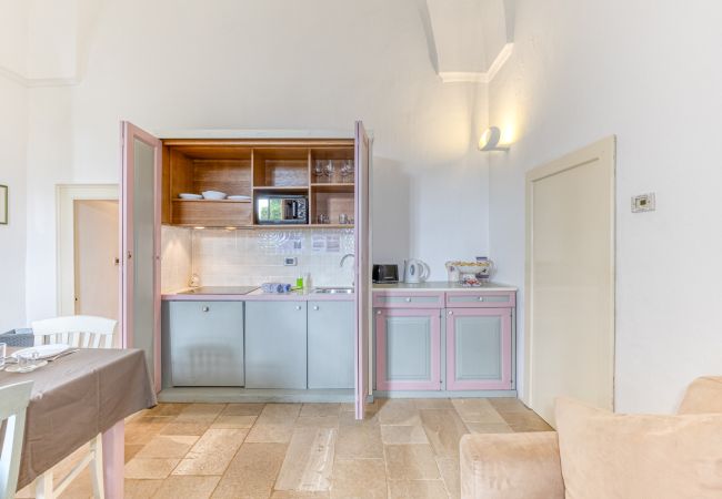 Ferienhaus in Patù - Pool-Haus im Park, 7km von den Sandstränden (C) Ferienhaus in Patù - Pool-Haus im Park, 7km von den Sandstränden (C)