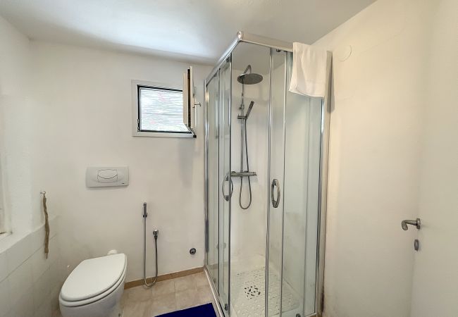 Ferienhaus in Gagliano del Capo - Steinhaus mit Außenwhirlpool über den Klippen (A) Ferienhaus in Gagliano del Capo - Steinhaus mit Außenwhirlpool über den Klippen (A)