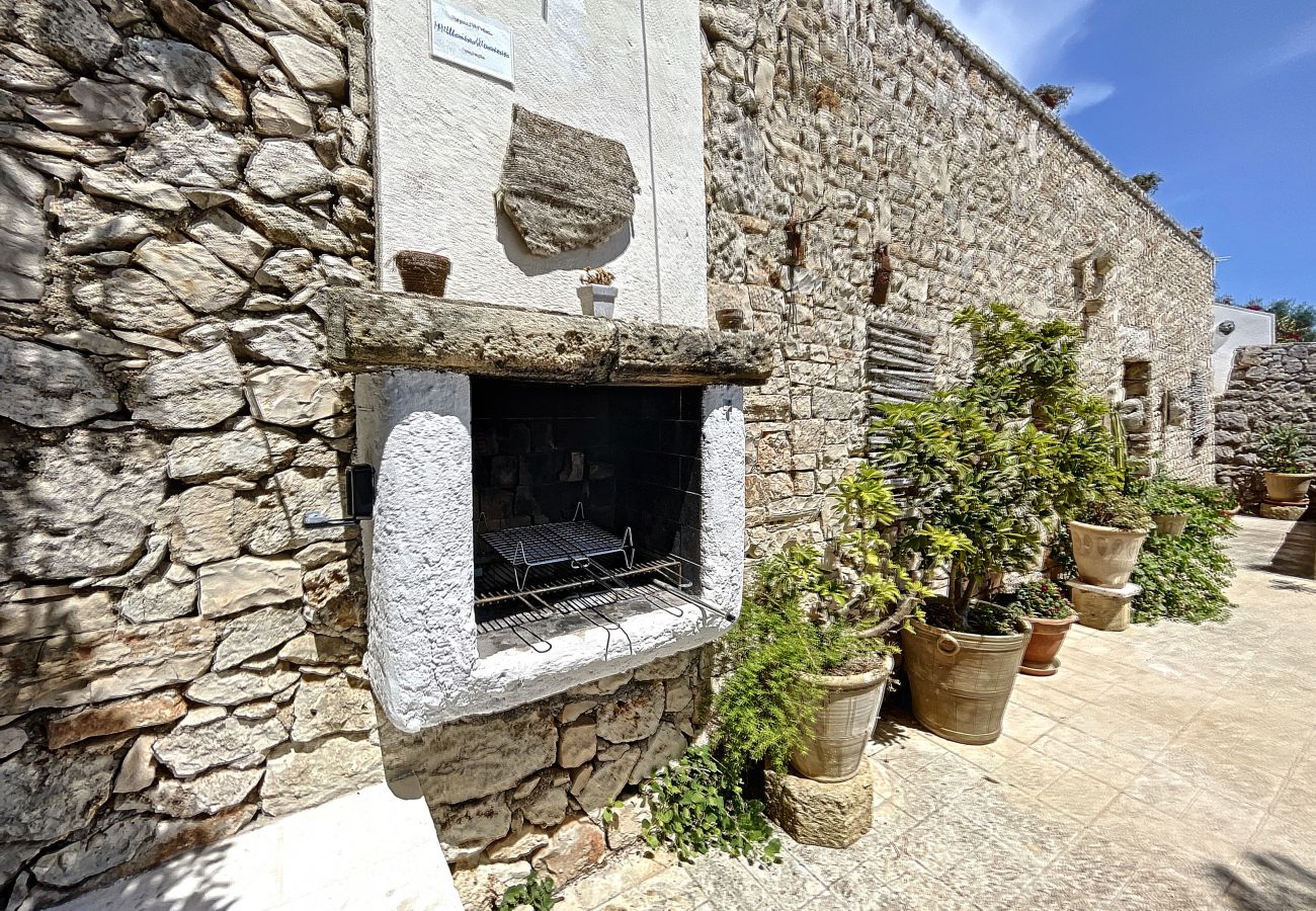Ferienhaus in Gagliano del Capo - Steinhaus mit Außenwhirlpool über den Klippen (A)