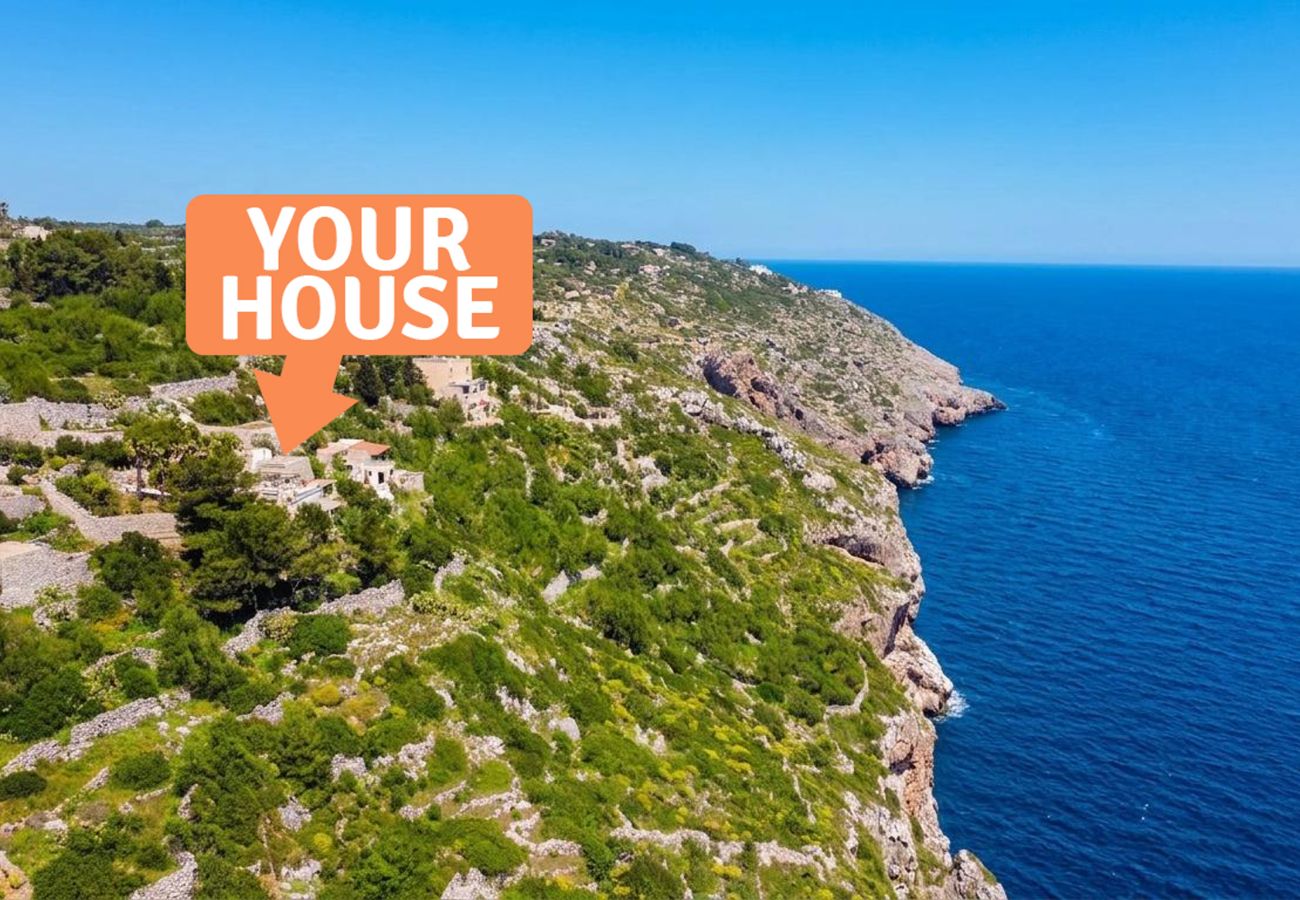 Villa in Gagliano del Capo - Große Villa mit Außenwhirlpool über dem Meer