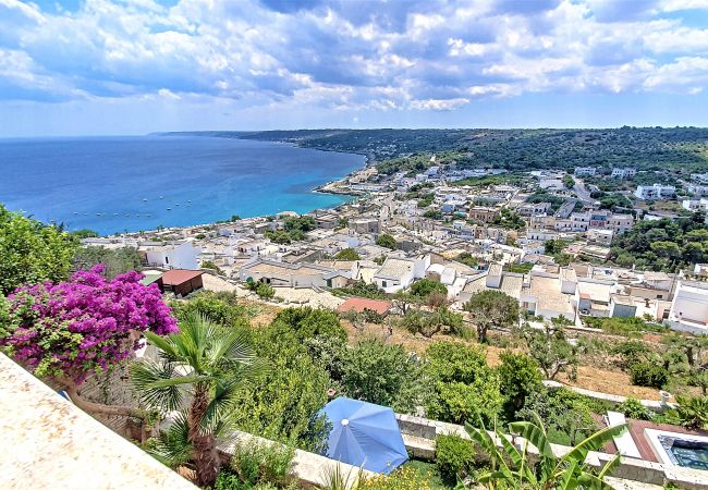 Ferienhaus in Castro - Außenwhirlpool u. Meerblick in der antiken Festung Ferienhaus in Castro - Außenwhirlpool u. Meerblick in der antiken Festung