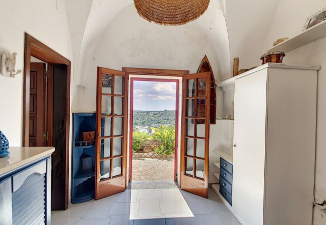 Ferienhaus in Castro - Außenwhirlpool u. Meerblick in der antiken Festung