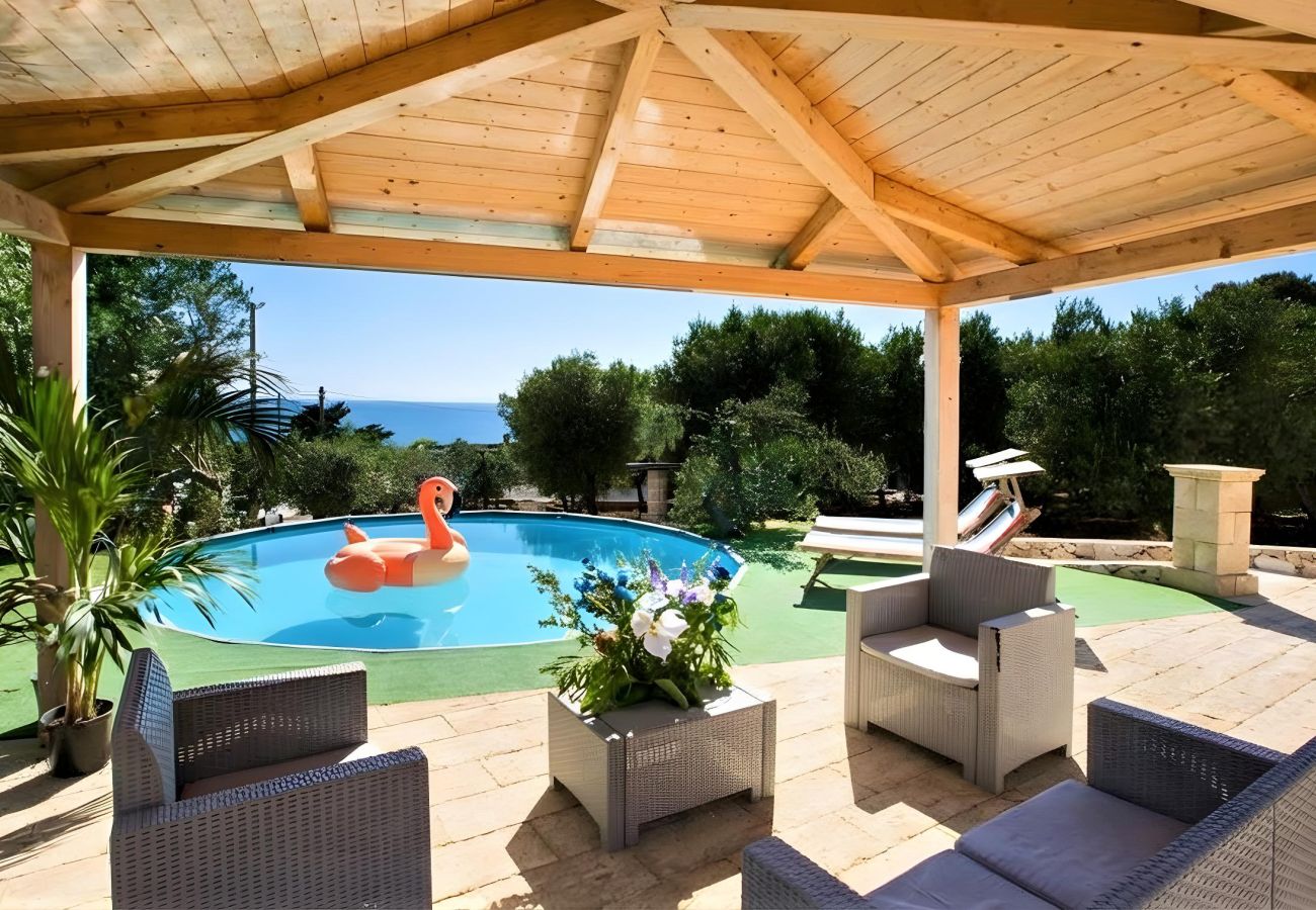 Villa in Torre Vado - 5 Min. zu Fuß zum Meer - großes Haus mit Pool