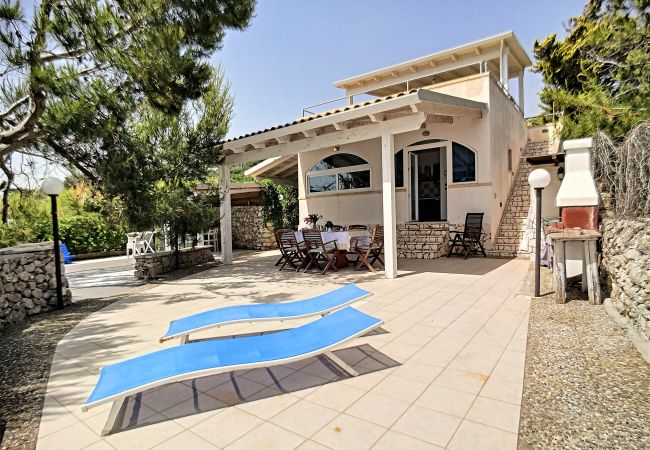 Villa in Marittima - Charmantes Ferienhaus mit Meerzugang & Whirlpool