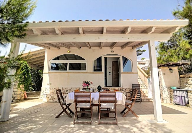 Villa in Marittima - Charmantes Ferienhaus mit Meerzugang & Whirlpool