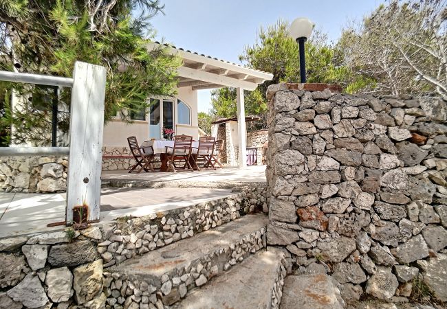 Villa in Marittima - Charmantes Ferienhaus mit Meerzugang & Whirlpool Villa in Marittima - Charmantes Ferienhaus mit Meerzugang & Whirlpool