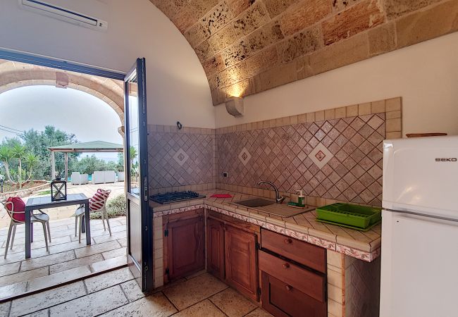Ferienhaus in Torre Vado - Haus mit 3 Wohnungen & Pool, 250m vom Meer Ferienhaus in Torre Vado - Haus mit 3 Wohnungen & Pool, 250m vom Meer