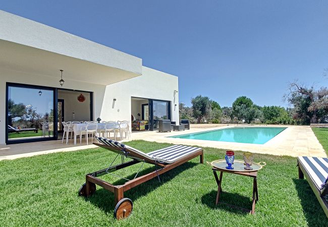 Villa in Leuca - Moderne Traumvilla m. beheiztem Pool, 1km vom Meer Villa in Leuca - Moderne Traumvilla m. beheiztem Pool, 1km vom Meer