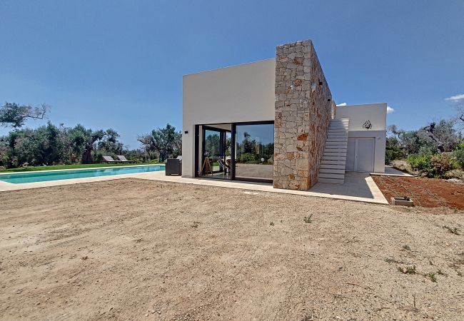 Villa in Leuca - Moderne Traumvilla m. beheiztem Pool, 1km vom Meer Villa in Leuca - Moderne Traumvilla m. beheiztem Pool, 1km vom Meer