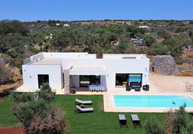Villa in Leuca - Moderne Traumvilla m. beheiztem Pool, 1km vom Meer Villa in Leuca - Moderne Traumvilla m. beheiztem Pool, 1km vom Meer