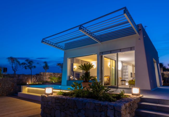Villa in Marina di Felloniche - 5-Sterne-Traumhaus mit Meerzugang, Pool, Whirlpool und Spa Villa in Marina di Felloniche - 5-Sterne-Traumhaus mit Meerzugang, Pool, Whirlpool und Spa