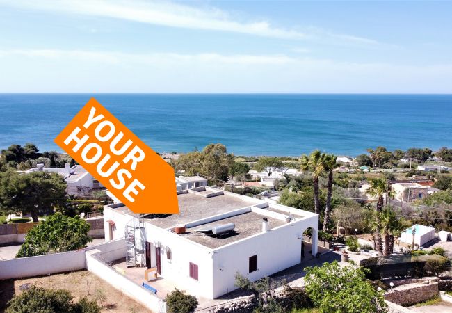 Ferienhaus in Torre Vado - Ferienhaus mit Design-Pool & Meerblick beim Strand