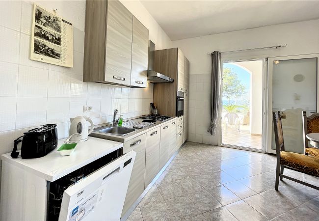 Ferienhaus in Torre Vado - Ferienhaus mit Design-Pool & Meerblick beim Strand Ferienhaus in Torre Vado - Ferienhaus mit Design-Pool & Meerblick beim Strand
