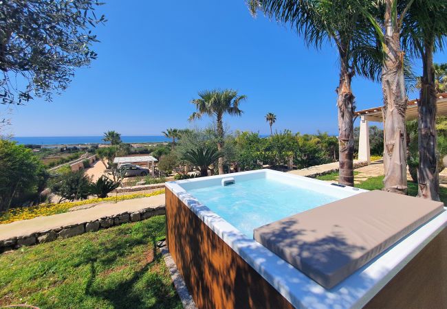 Villa in Pescoluse - Strandvilla mit Meerblick-Whirlpool und Spielplatz Villa in Pescoluse - Strandvilla mit Meerblick-Whirlpool und Spielplatz