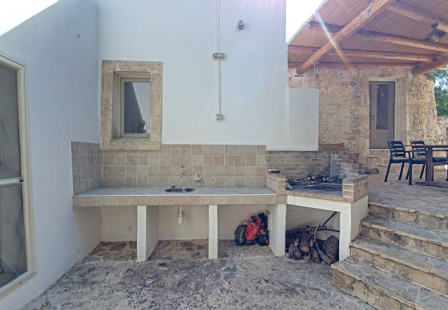 Villa in Cisternino - Renoviertes Trulli-Anwesen mit Pool