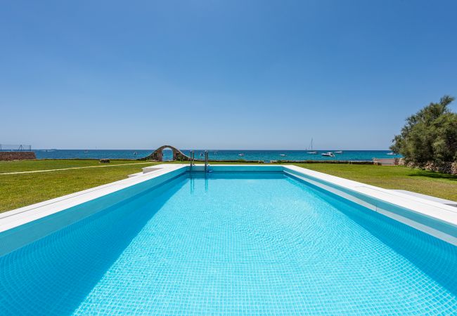 Villa in Marina di Felloniche - Toplage mit Meerzugang, beheiztem Pool, Whirlpool