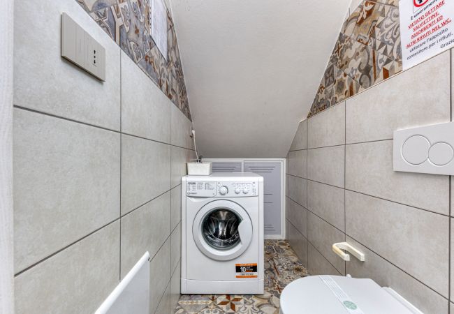 Villa in Lido Marini - Große Villa (2 Apt.) mit Pool & Jacuzzi Villa in Lido Marini - Große Villa (2 Apt.) mit Pool & Jacuzzi