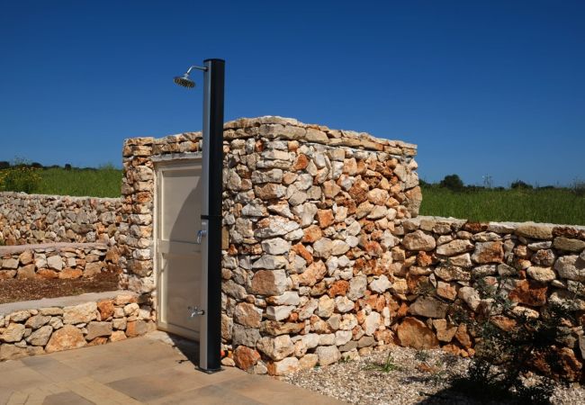 Villa in Lido Marini - Große Villa (2 Apt.) mit Pool & Jacuzzi Villa in Lido Marini - Große Villa (2 Apt.) mit Pool & Jacuzzi