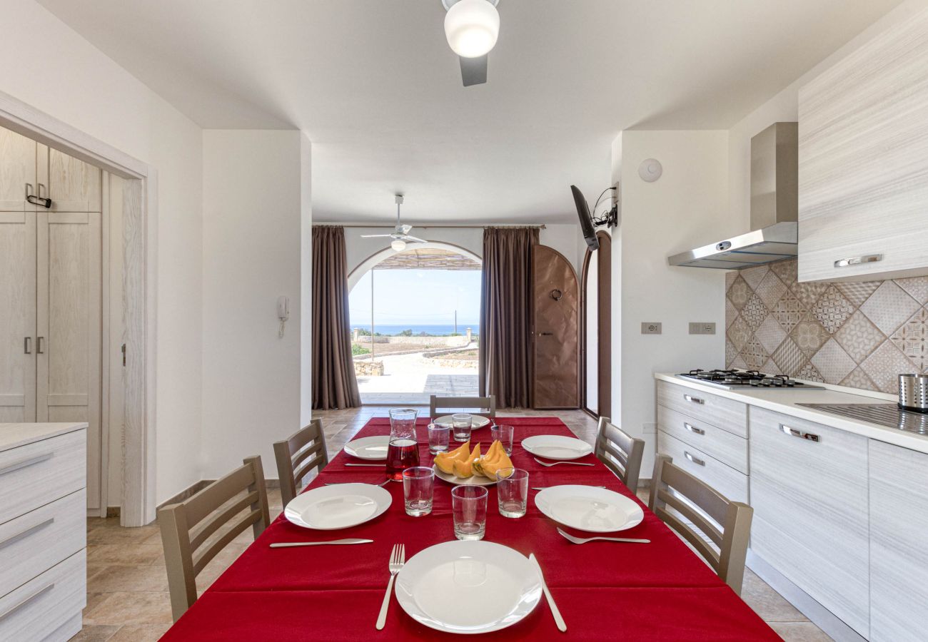 Villa in Lido Marini - Große Villa (2 Apt.) mit Pool & Jacuzzi