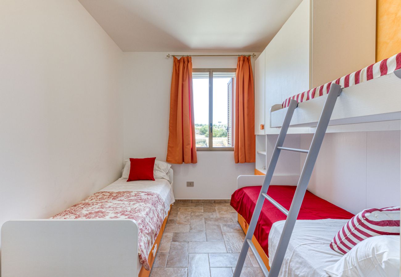 Villa in Lido Marini - Große Villa (2 Apt.) mit Pool & Jacuzzi