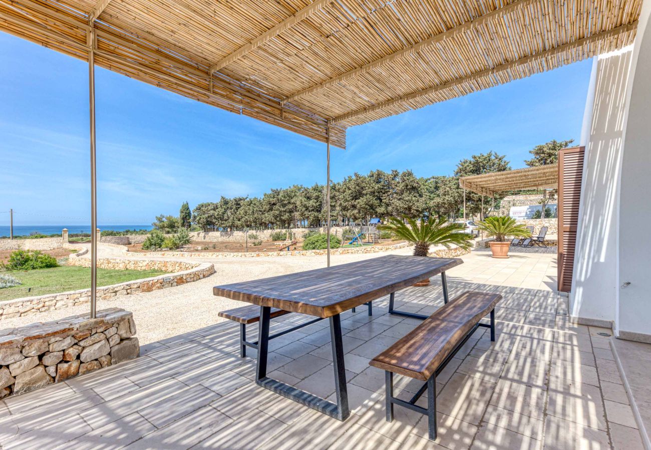 Villa in Lido Marini - Große Villa (2 Apt.) mit Pool & Jacuzzi