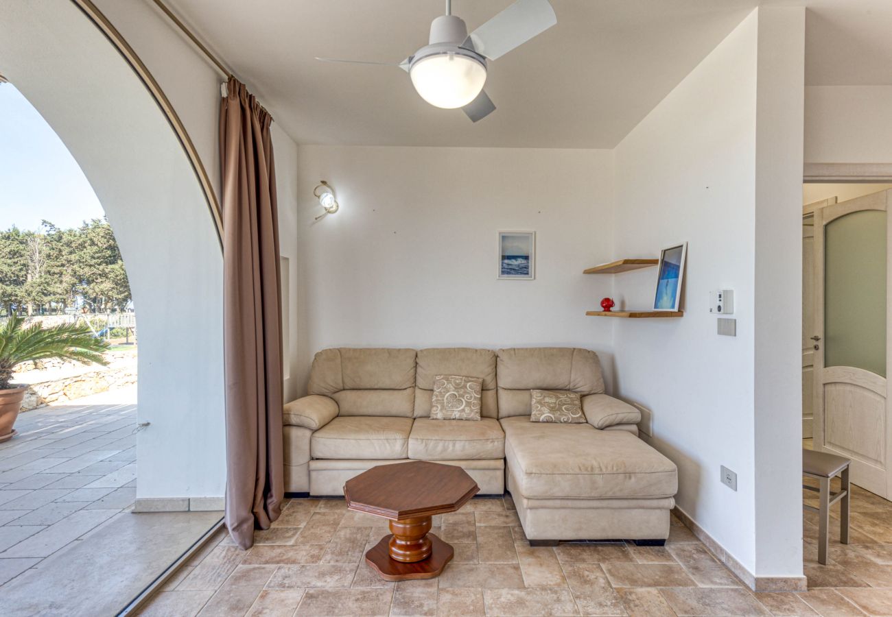 Villa in Lido Marini - Große Villa (2 Apt.) mit Pool & Jacuzzi