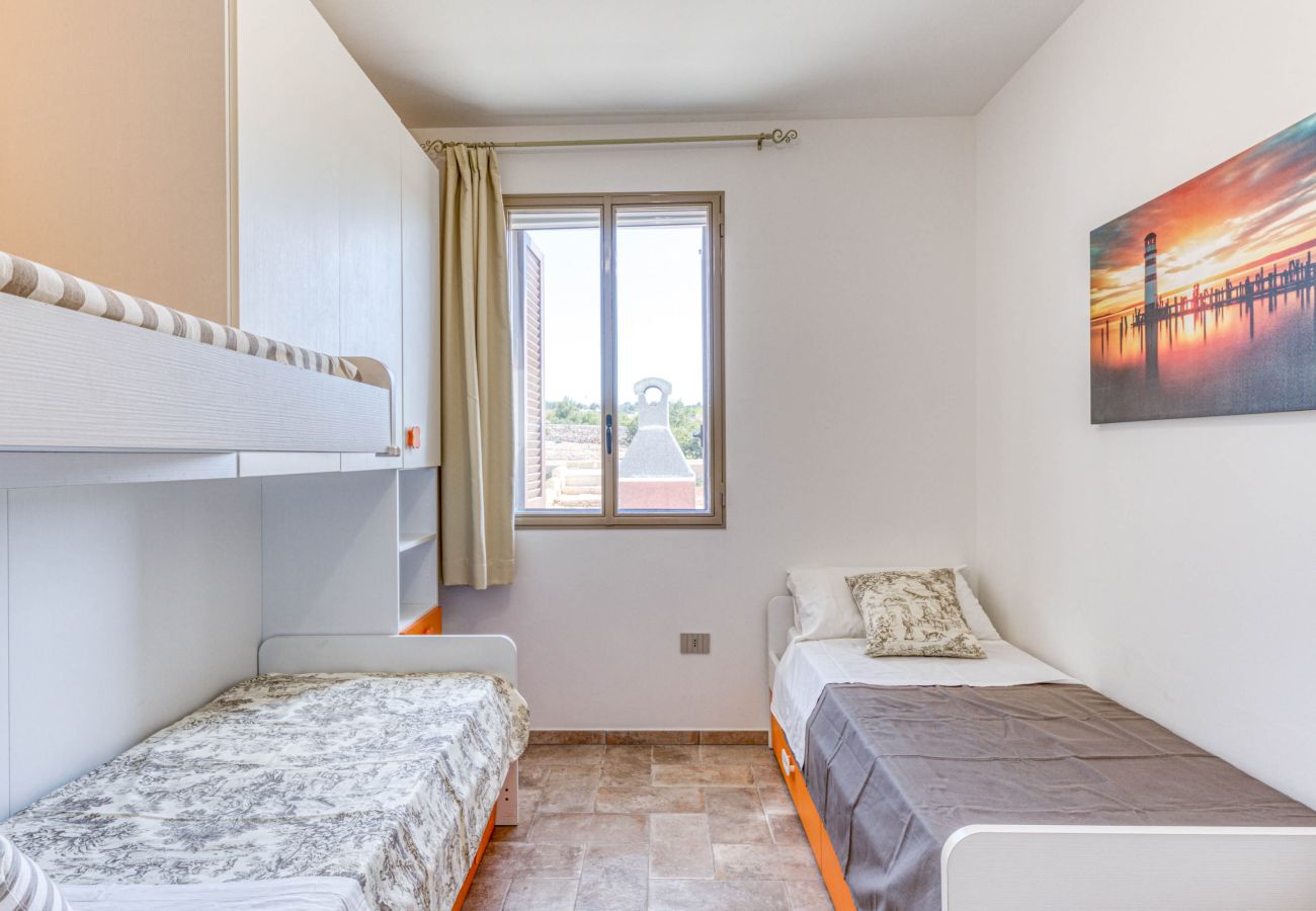 Villa in Lido Marini - Große Villa (2 Apt.) mit Pool & Jacuzzi