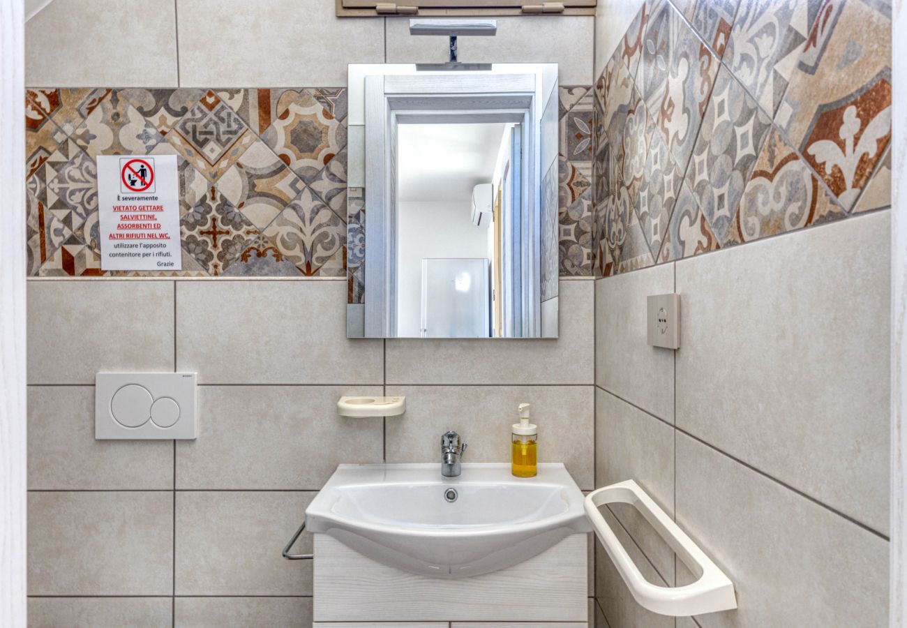 Villa in Lido Marini - Große Villa (2 Apt.) mit Pool & Jacuzzi
