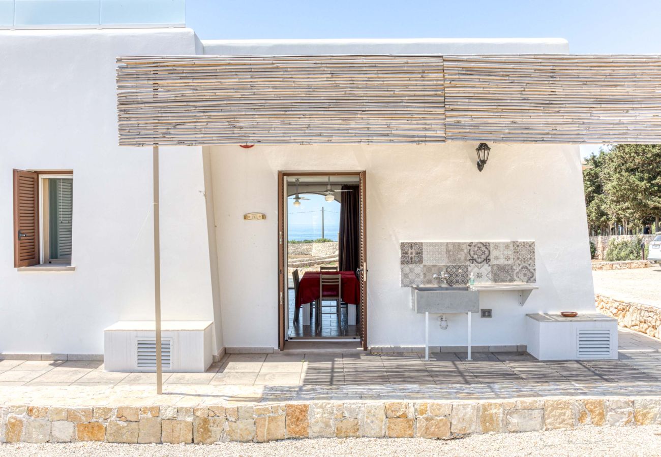 Villa in Lido Marini - Große Villa (2 Apt.) mit Pool & Jacuzzi