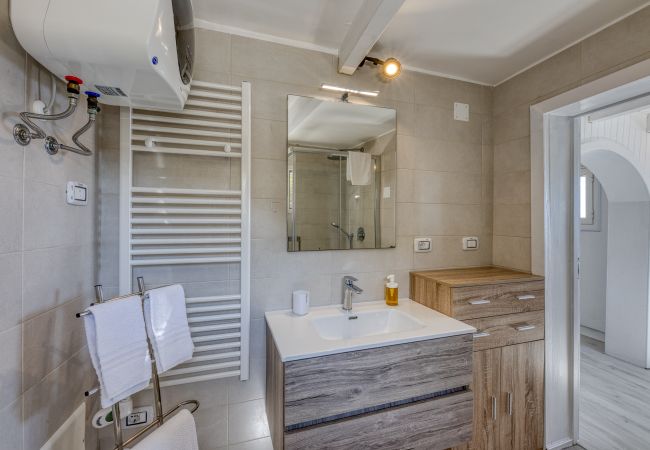 Trullo in Gagliano del Capo - Romantisches Steinhäuschen m. Whirlpool&Meerzugang Trullo in Gagliano del Capo - Romantisches Steinhäuschen m. Whirlpool&Meerzugang