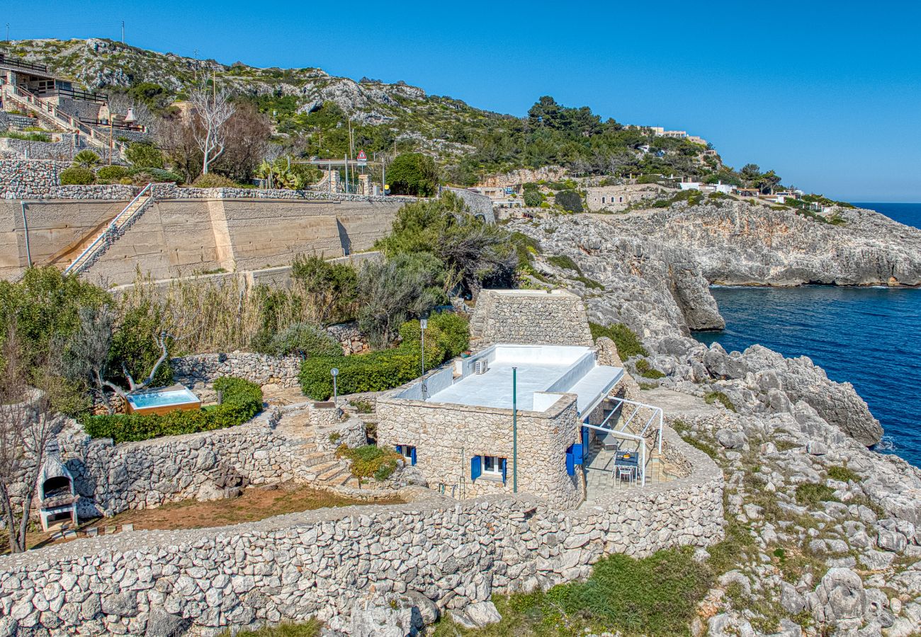 Trullo in Gagliano del Capo - Romantisches Steinhäuschen m. Whirlpool&Meerzugang