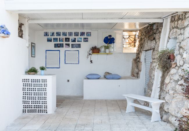 Ferienhaus in Leuca - Steinhäuschen mit fantastischem Meerblick (B) Ferienhaus in Leuca - Steinhäuschen mit fantastischem Meerblick (B)