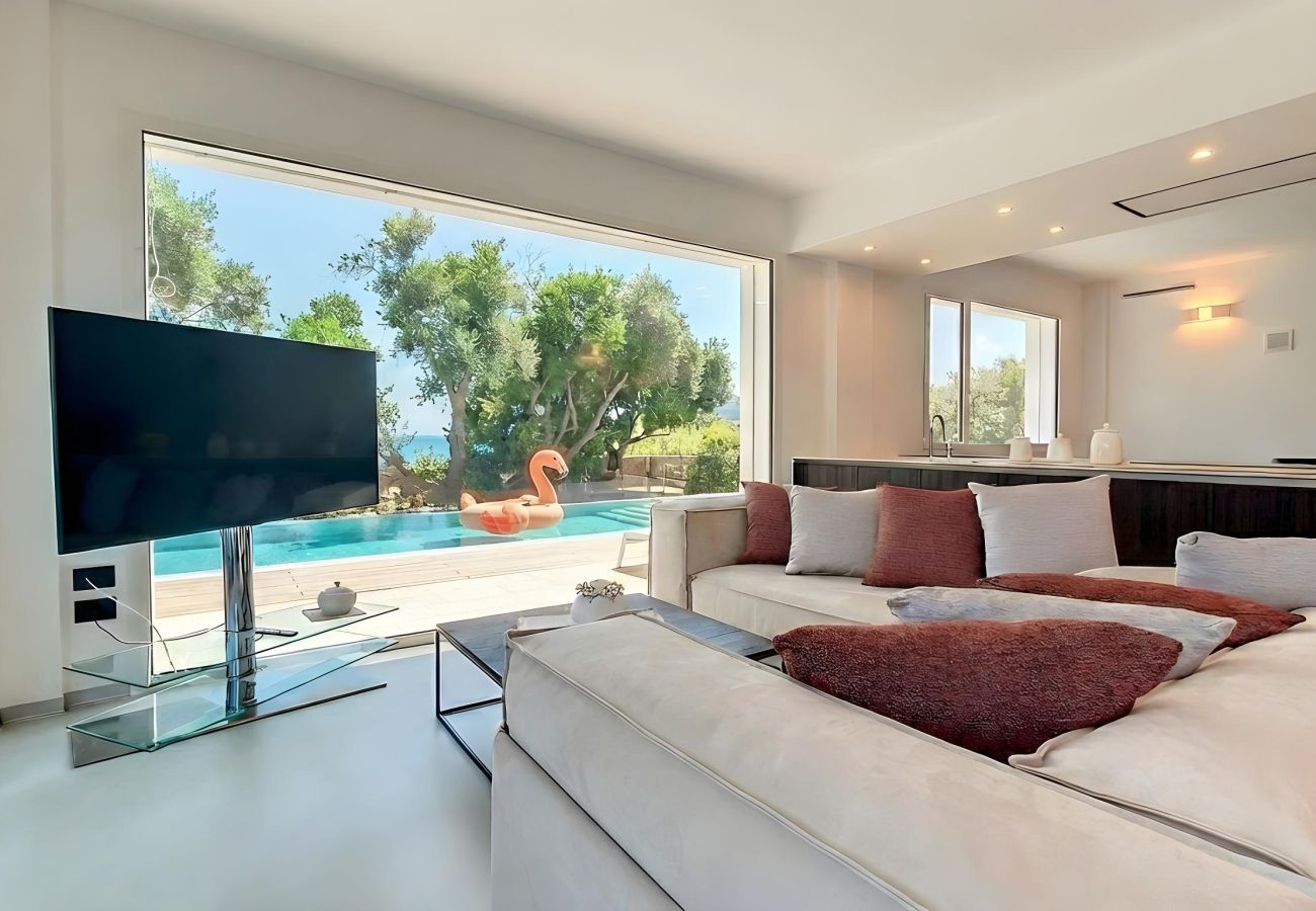 Villa in Marina di Felloniche - 5*-Villa in Traumlage am Strand mit Pool+Whirlpool