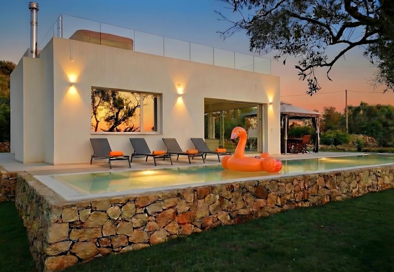 Villa in Marina di Felloniche - 5*-Villa in Traumlage am Strand mit Pool+Whirlpool