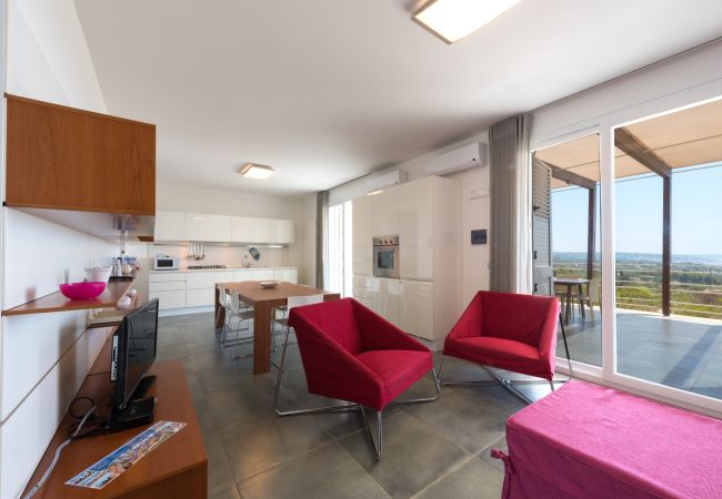 Villa in Torre Pali - Panorama-Villa mit schönem Pool in Strandnähe Villa in Torre Pali - Panorama-Villa mit schönem Pool in Strandnähe